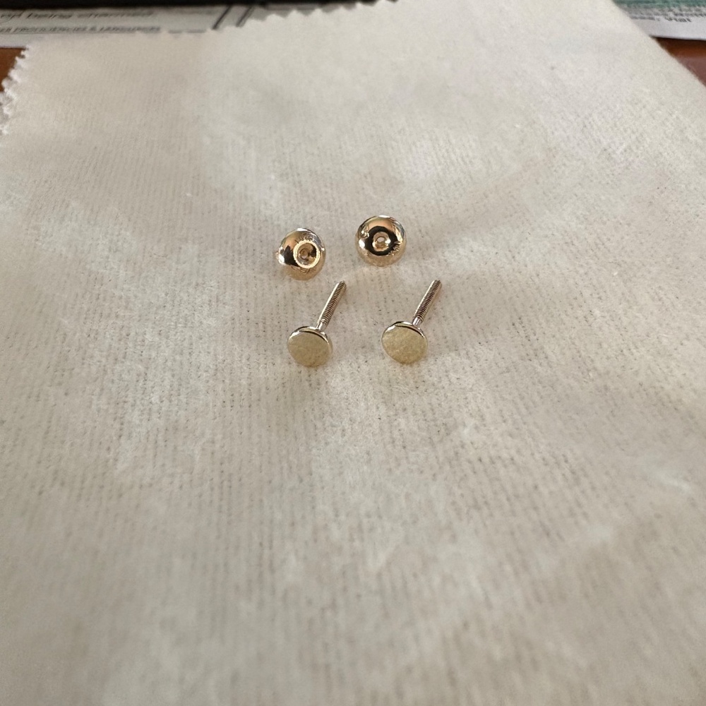 Automic Gold 4mm Medium Circle Earrings, 14k Yellow Gold - Picture 5 of 9